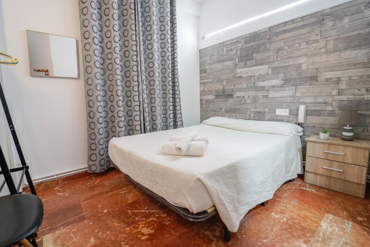 Hostal Nevot 그라나다 외부 사진